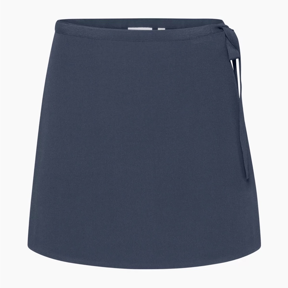 Artizia navy wrap skirt (is a dark navy), new with tags never been worn.